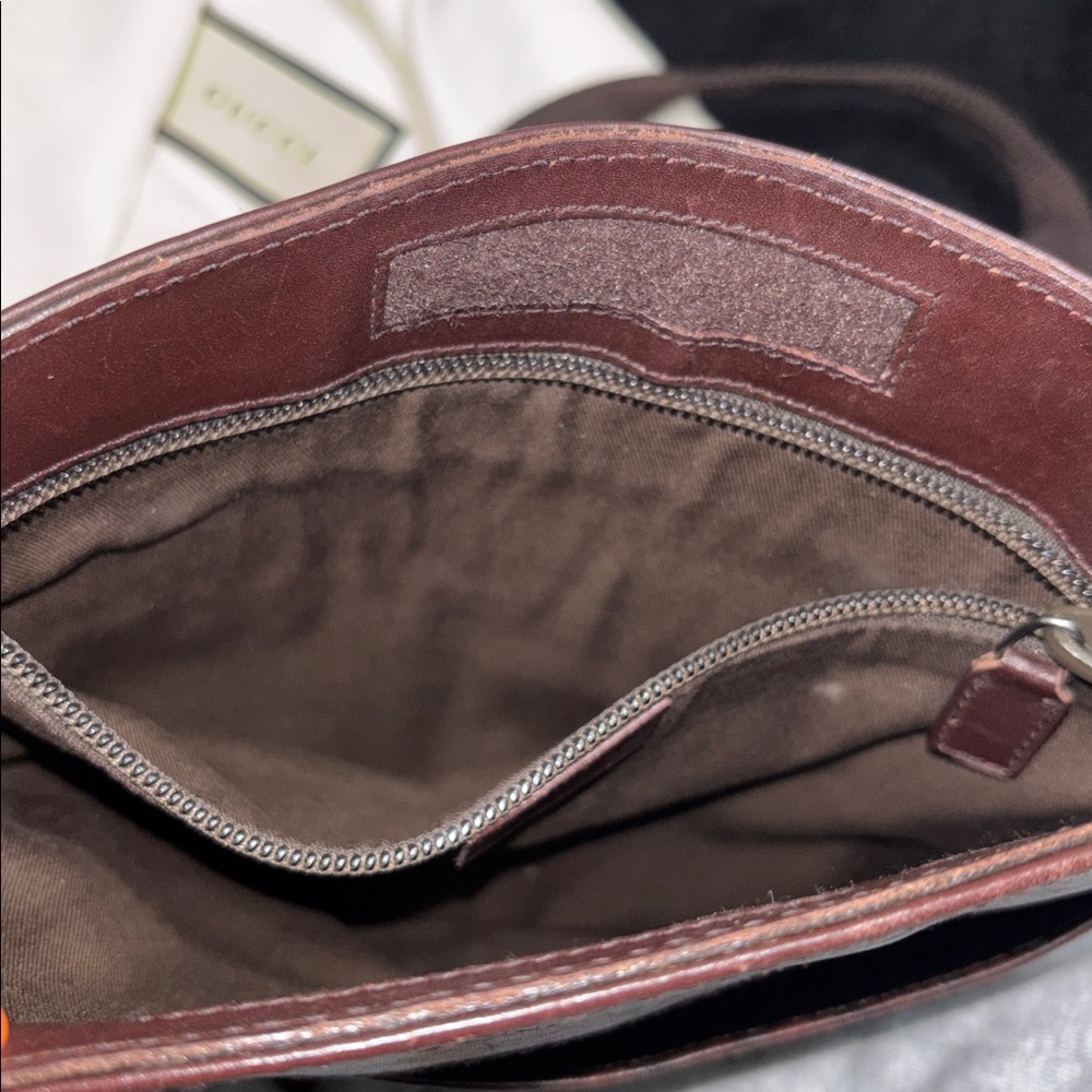 UNISEX GUCCI Guccissima Medium Flat Brown Messenger - AUTHENTICITY GUARANTEED - Picture 3 of 6